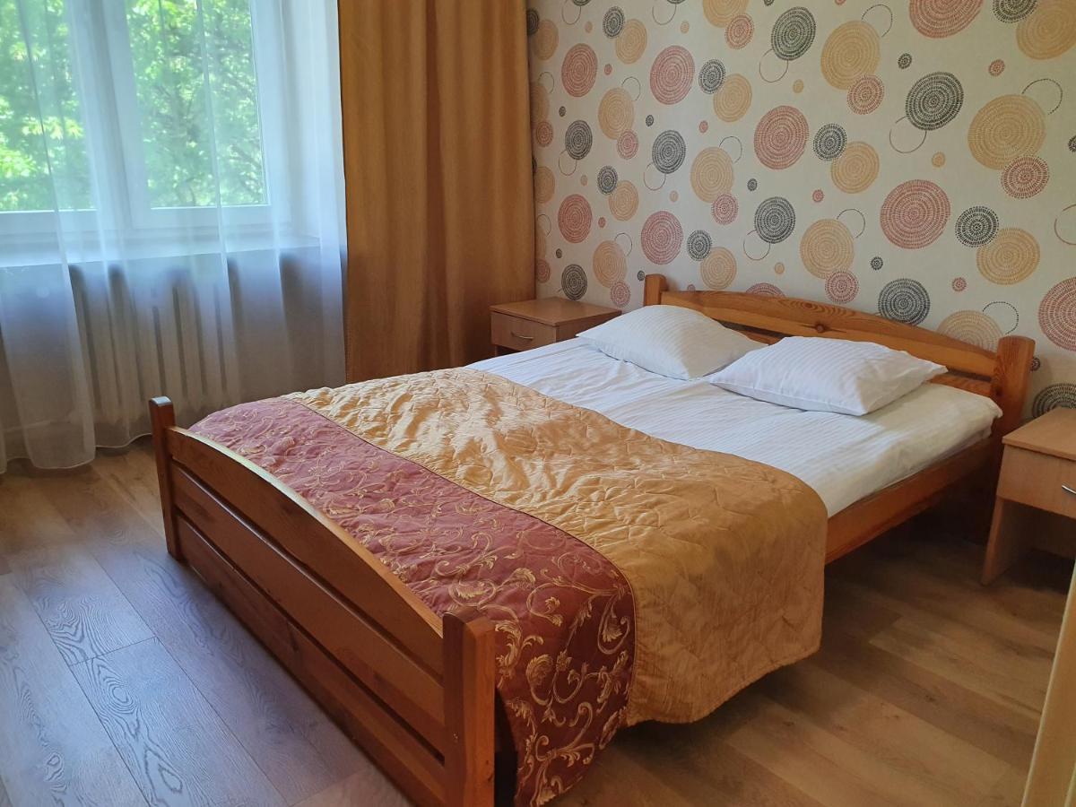 Hotel Iskra Rzeszów Kültér fotó
