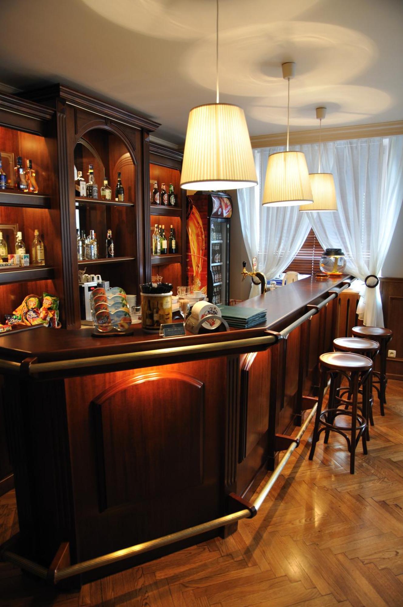 Hotel Iskra Rzeszów Kültér fotó