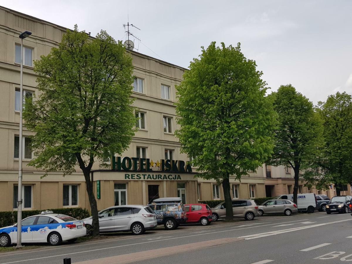 Hotel Iskra Rzeszów Kültér fotó