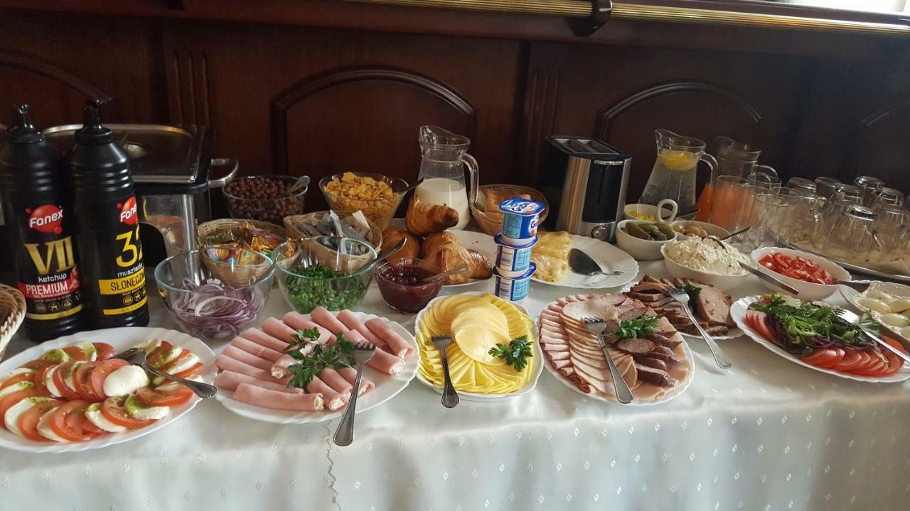 Hotel Iskra Rzeszów Kültér fotó