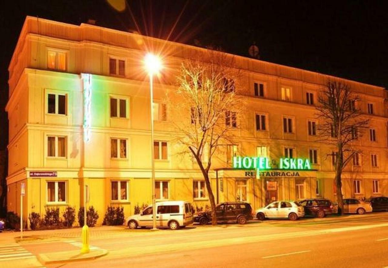 Hotel Iskra Rzeszów Kültér fotó